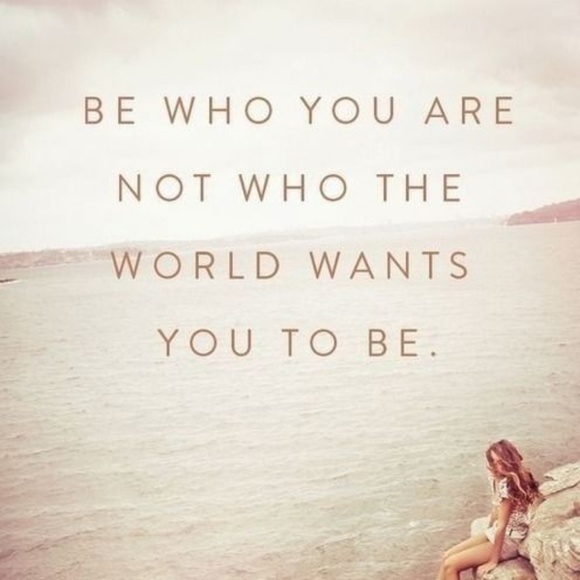 Meet your Posher💕 - Picture 4 of 6